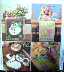 3838 SNOMAN  LINENS, CENTRPC, GIFT BOX, NAPKIN RING PATTERN